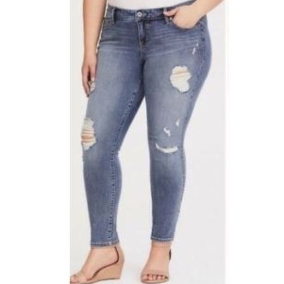 Torrid Denim - NEW Torrid Plus Short Sophia Skinny Jean Shred Rip